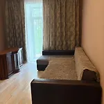 подобова оренда 2-поверхової 4-кімнатної квартири в центрі одеси * Odessa