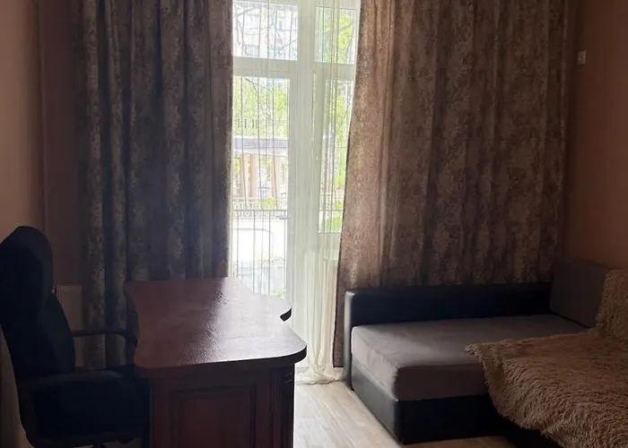 подобова оренда 2-поверхової 4-кімнатної квартири в центрі одеси Apartment Odessa