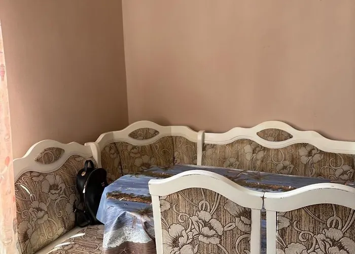 подобова оренда 2-поверхової 4-кімнатної квартири в центрі одеси *