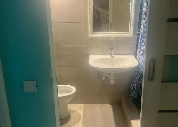 подобова оренда 2-поверхової 4-кімнатної квартири в центрі одеси Apartment Odessa